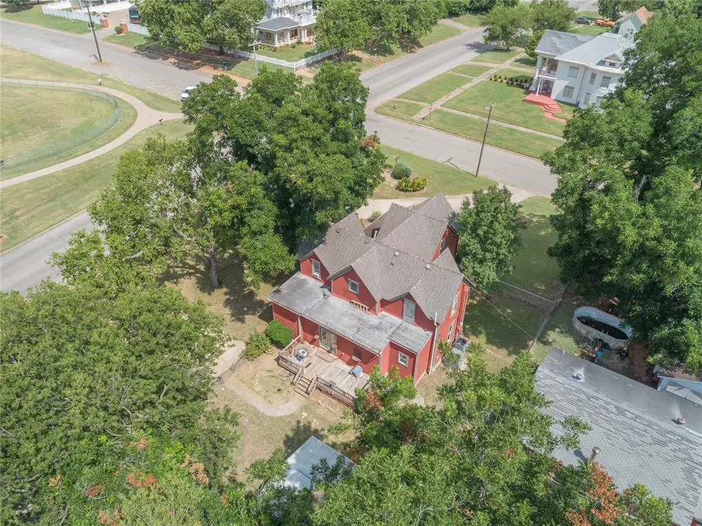 Photo 43 — 701 S 6th Street, Chickasha, OK 73018