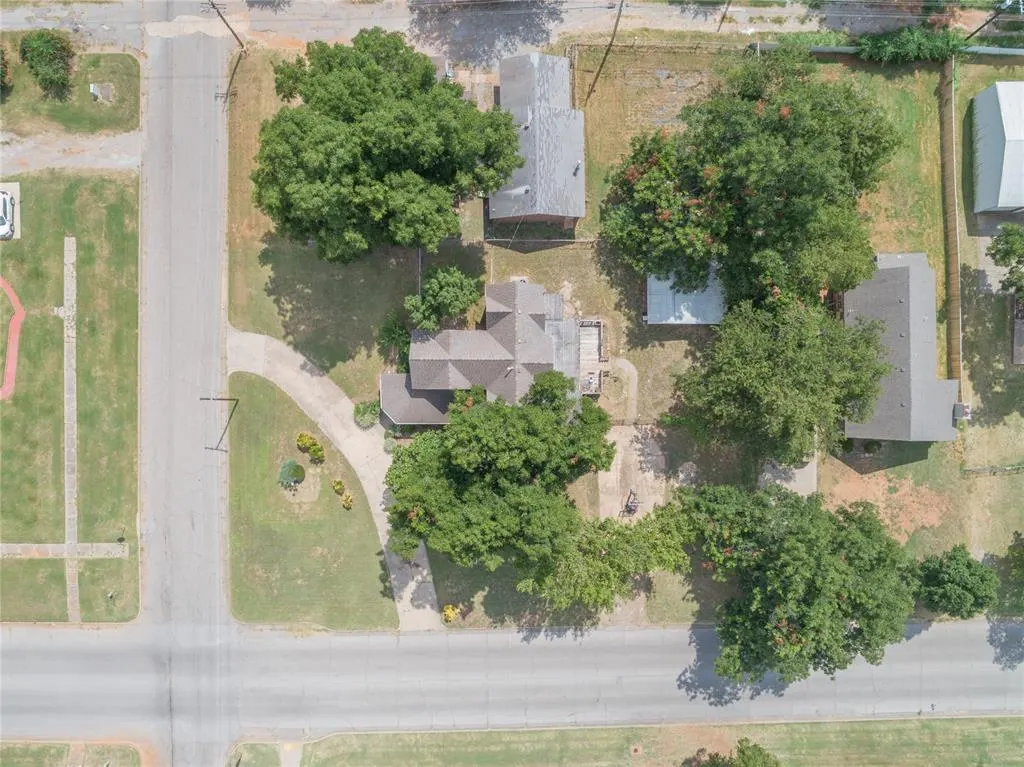 Photo 45 — 701 S 6th Street, Chickasha, OK 73018