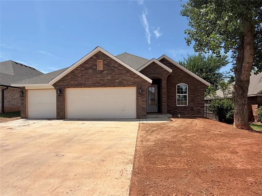 Front exterior — 2708 Dunham Drive, Norman, OK 73071