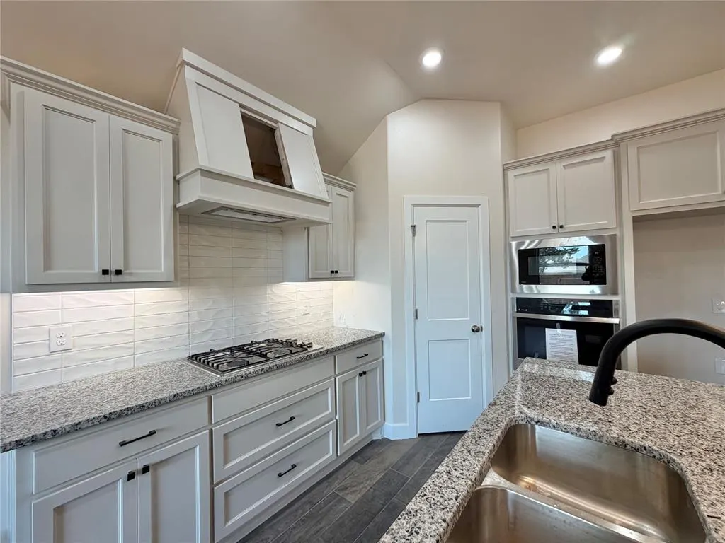 Photo 5 — 2708 Dunham Drive, Norman, OK 73071