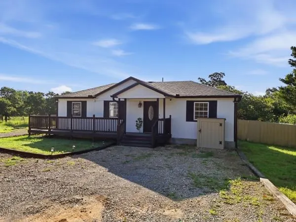 Photo 3 — 5020 Kiamichi Lane, Guthrie, OK 73044