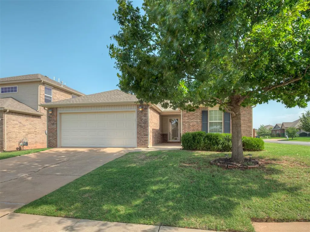 Photo 2 — 2401 NW 194th Street, Edmond, OK 73012