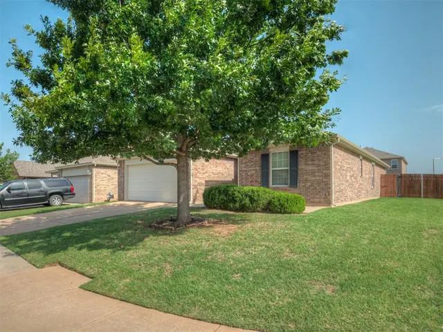 Photo 3 — 2401 NW 194th Street, Edmond, OK 73012