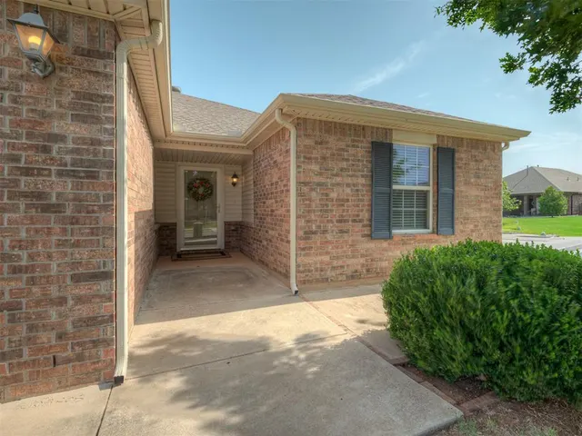 Photo 5 — 2401 NW 194th Street, Edmond, OK 73012