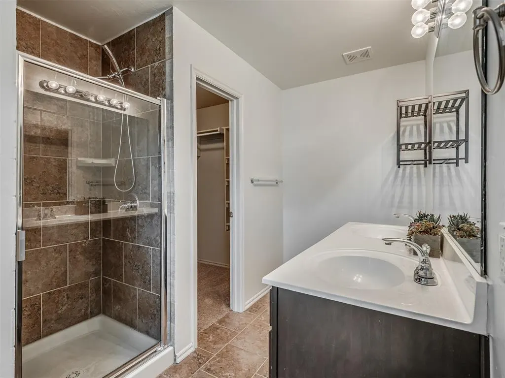 Photo 23 — 2401 NW 194th Street, Edmond, OK 73012