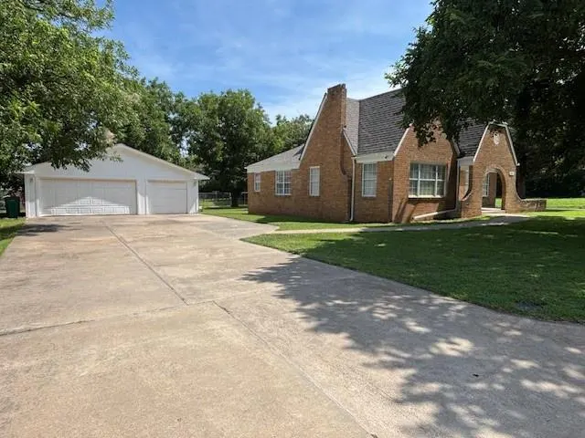Photo 5 — 2037 NE 16th Terrace, Oklahoma City, OK 73117