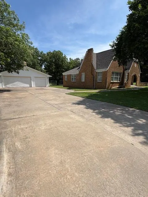 Photo 7 — 2037 NE 16th Terrace, Oklahoma City, OK 73117