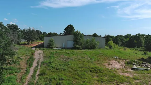 Photo 4 — 23394 E Hill Drive, Tecumseh, OK 74873