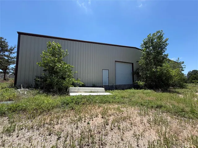Photo 5 — 23394 E Hill Drive, Tecumseh, OK 74873