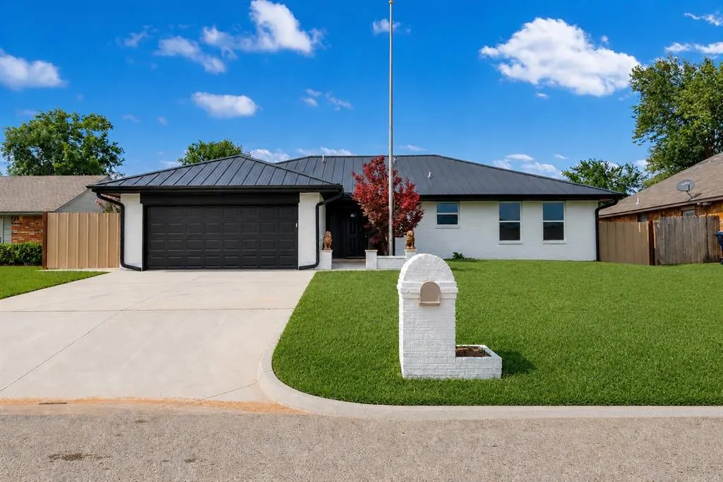 Photo 2 — 2413 SW 100th Street, Oklahoma City, OK 73159