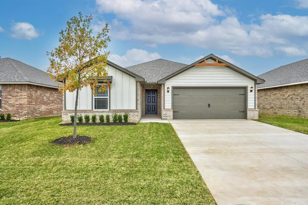 Front exterior — 1904 Palmatum Road, El Reno, OK 73036