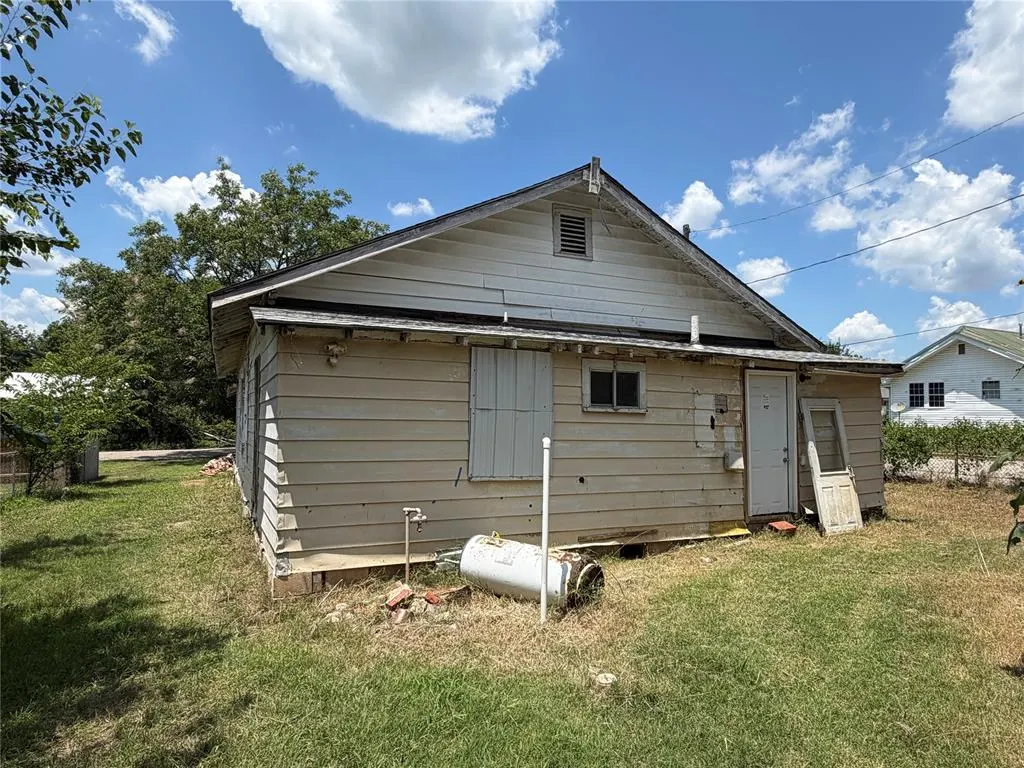 Photo 23 — 40 Jefferson Street, Seminole, OK 74868