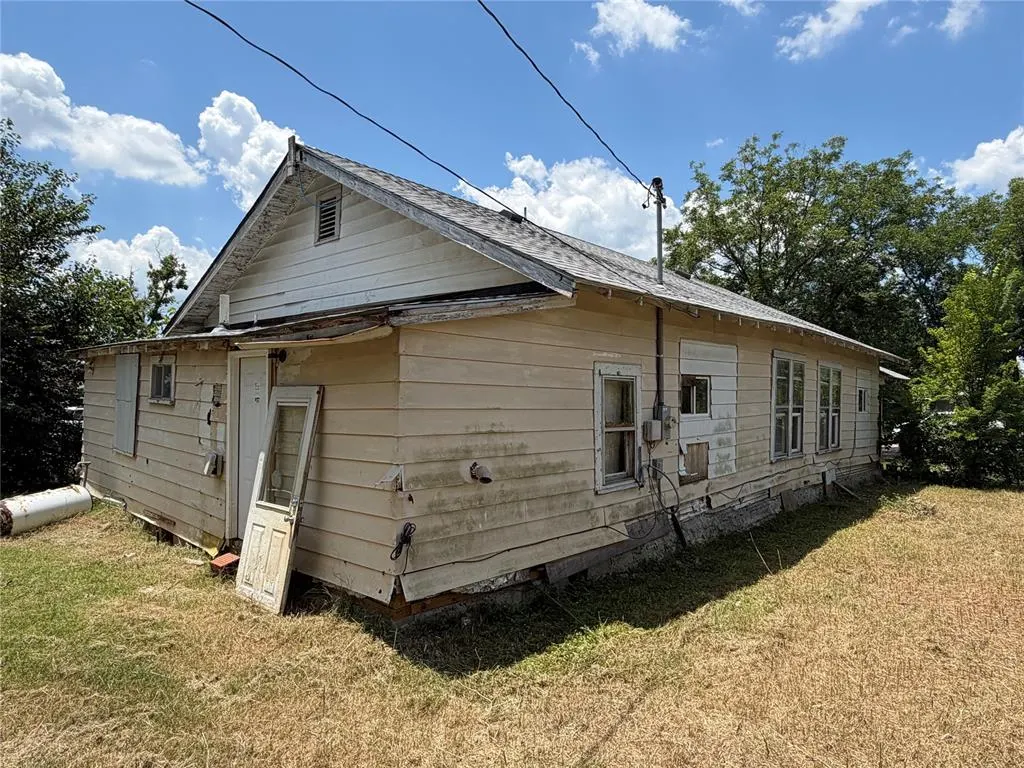 Photo 24 — 40 Jefferson Street, Seminole, OK 74868