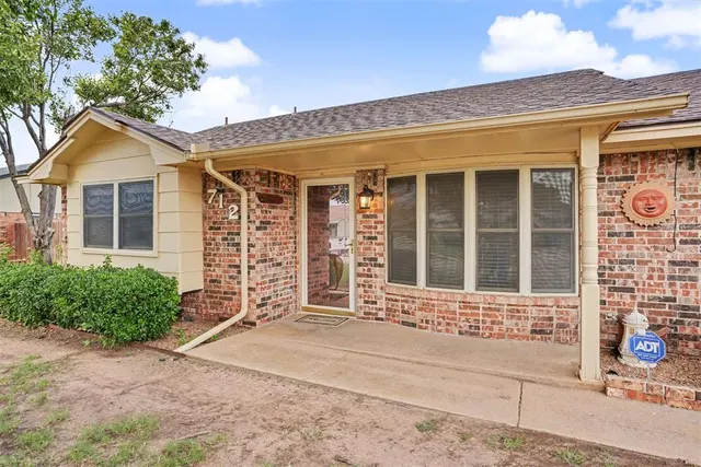 Photo 5 — 712 Canterbury Boulevard, Altus, OK 73521
