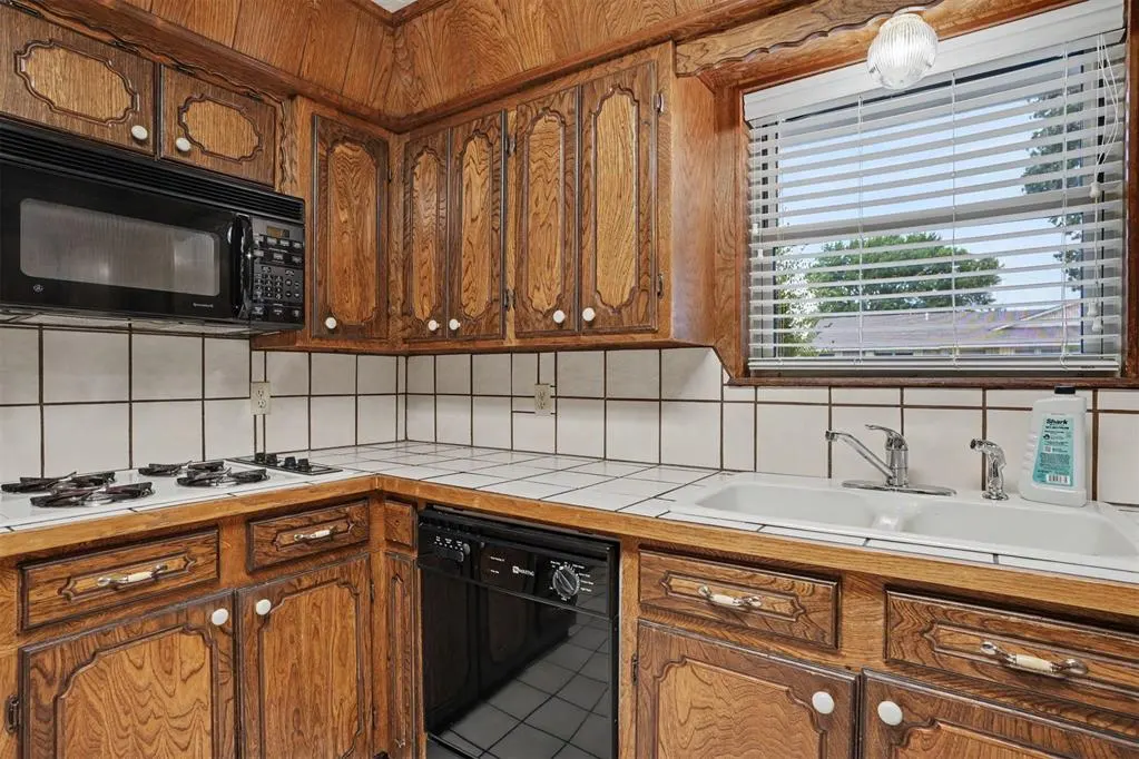 Photo 22 — 712 Canterbury Boulevard, Altus, OK 73521