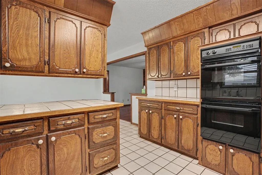 Photo 25 — 712 Canterbury Boulevard, Altus, OK 73521