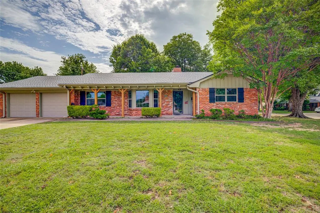 Front exterior — 403 Bryarwood Drive, Norman, OK 73069