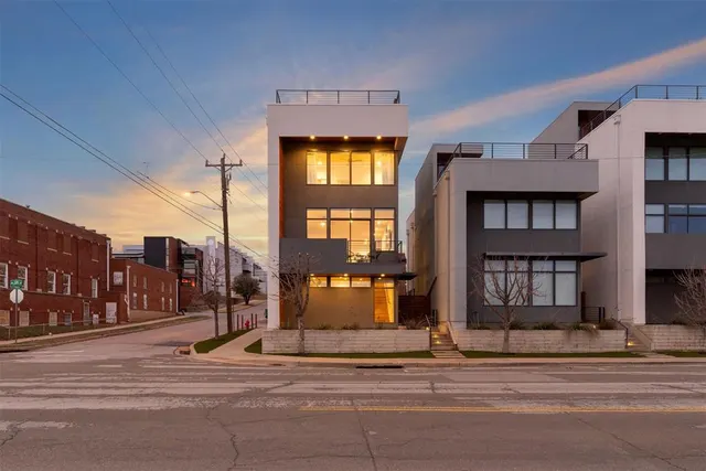Photo 3 — 841 NW 6th Street, Oklahoma City, OK 73106