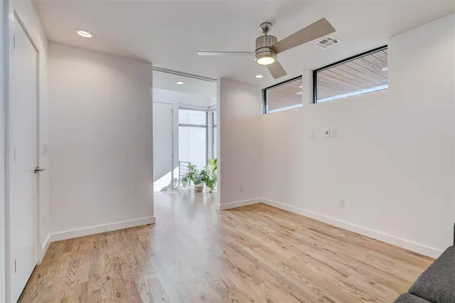 Photo 8 — 841 NW 6th Street, Oklahoma City, OK 73106