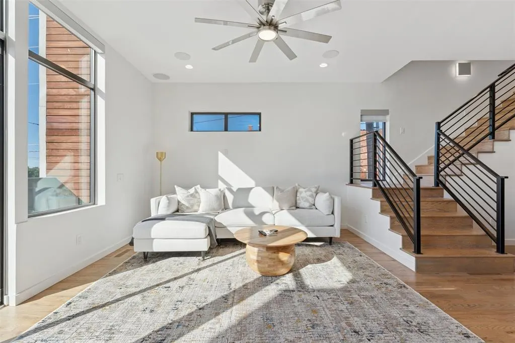 Photo 12 — 841 NW 6th Street, Oklahoma City, OK 73106