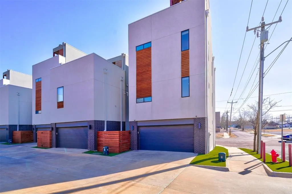 Photo 44 — 841 NW 6th Street, Oklahoma City, OK 73106