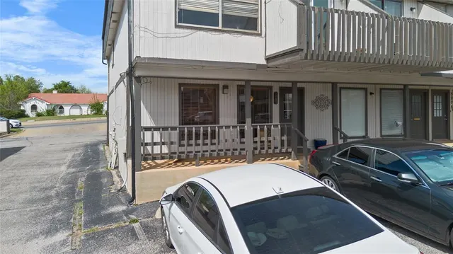 Photo 3 — 5912 W Hefner Road 5, Oklahoma City, OK 73162