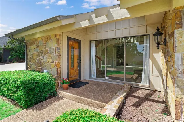 Photo 4 — 3001 Raintree Road, Oklahoma City, OK 73120