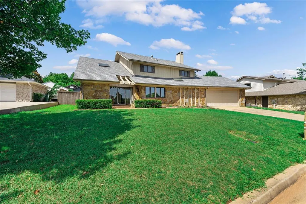 Front exterior — 3001 Raintree Road, Oklahoma City, OK 73120