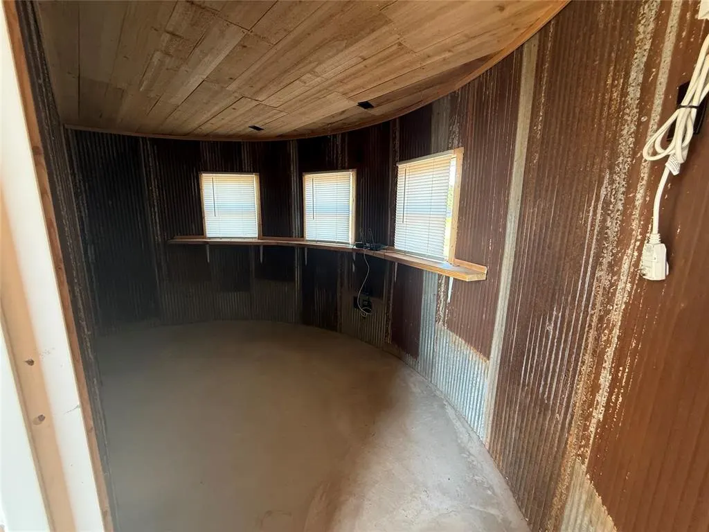 Photo 9 — 343250 E 1000 Road, Meeker, OK 74855