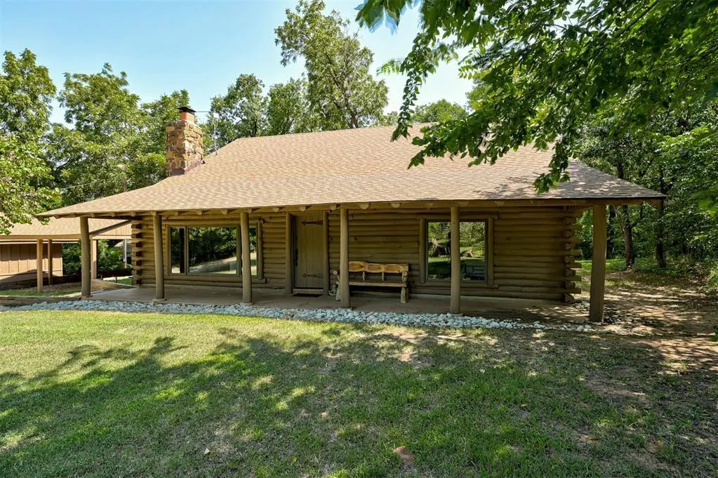 Photo 2 — 13200 Anita Lane, Edmond, OK 73034