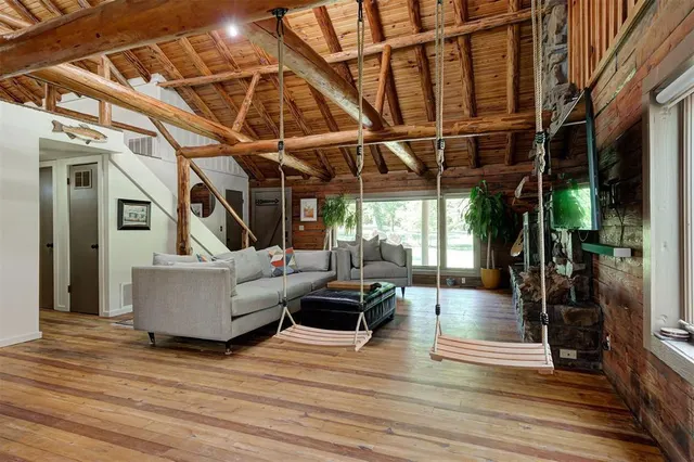 Photo 3 — 13200 Anita Lane, Edmond, OK 73034