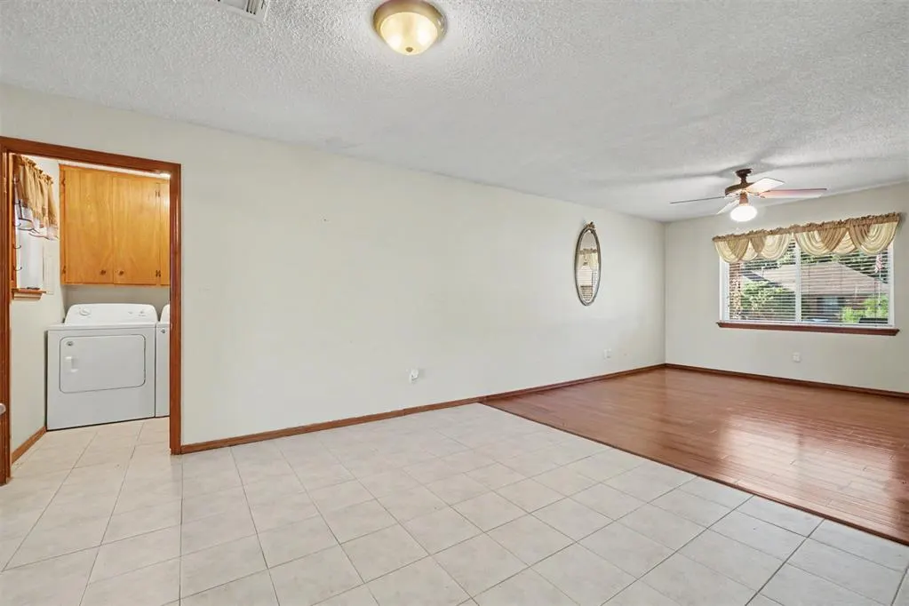 Photo 9 — 105 W Maple Street, Cordell, OK 73632