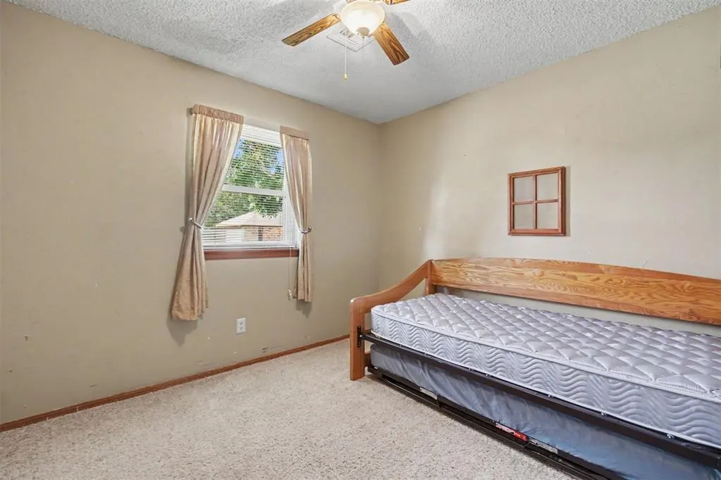 Photo 24 — 105 W Maple Street, Cordell, OK 73632