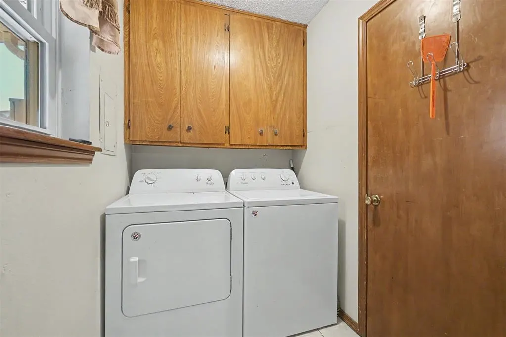 Photo 29 — 105 W Maple Street, Cordell, OK 73632