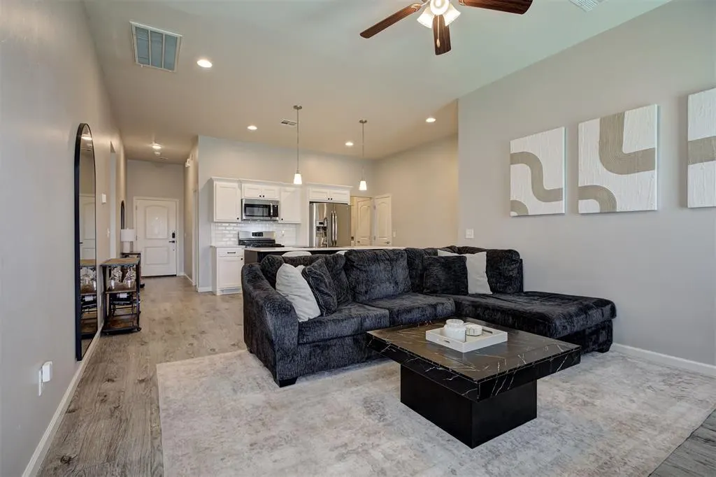 Photo 13 — 1008 SW 14th Street, Moore, OK 73160