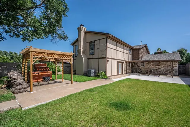 Photo 7 — 1105 SW 63rd Street, Oklahoma City, OK 73139