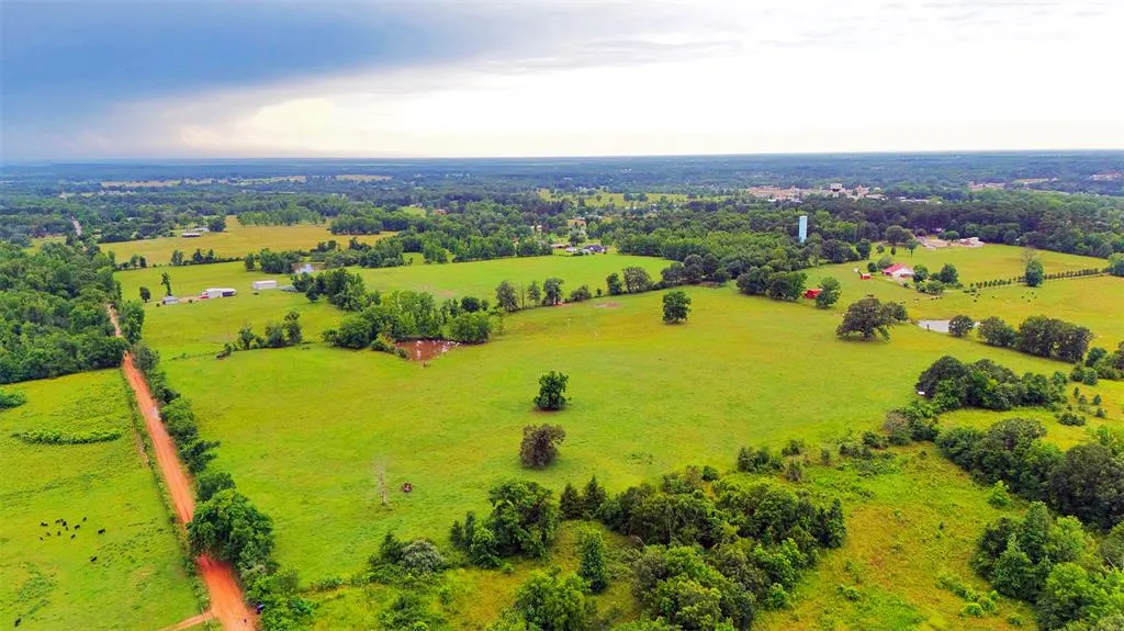 Photo 2 — 4 N Denison Road, Idabel, OK 74745