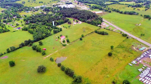 Photo 5 — 4 N Denison Road, Idabel, OK 74745