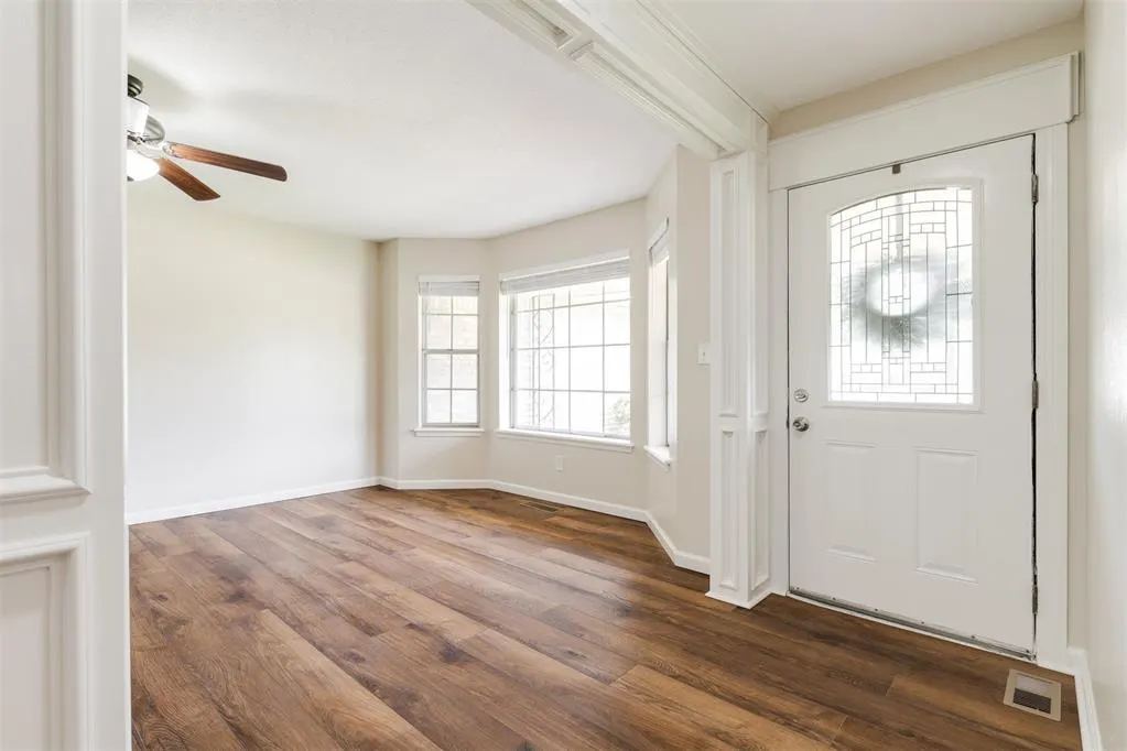 Photo 5 — 9809 Essex Avenue, Oklahoma City, OK 73120