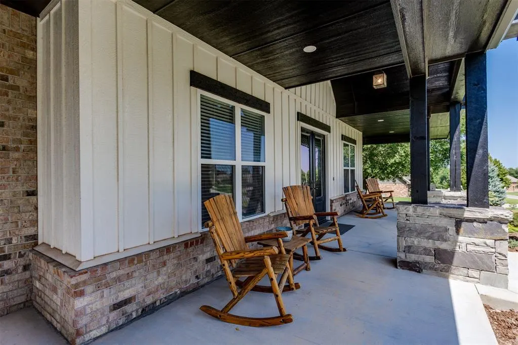 Photo 4 — 2101 NW 36th Street, Newcastle, OK 73065