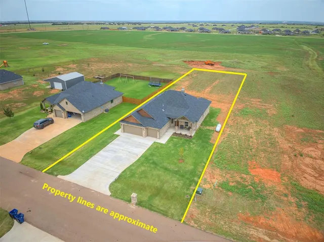 Photo 3 — 29747 Jade Street, Cashion, OK 73016