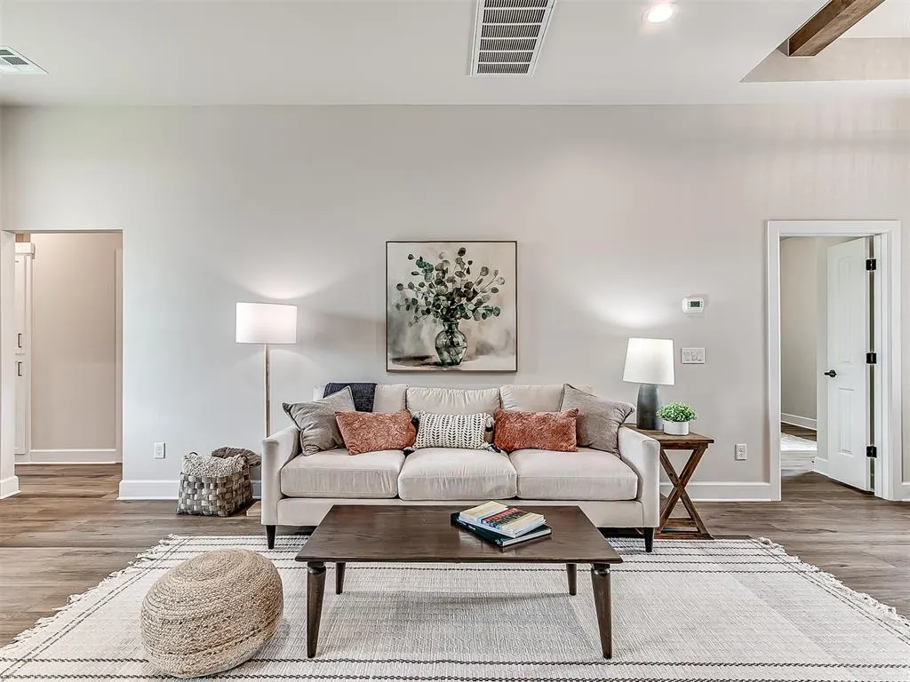 Photo 4 — 29747 Jade Street, Cashion, OK 73016