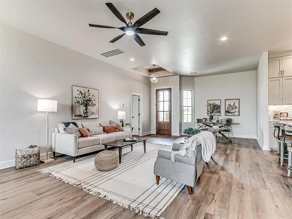 Photo 6 — 29747 Jade Street, Cashion, OK 73016