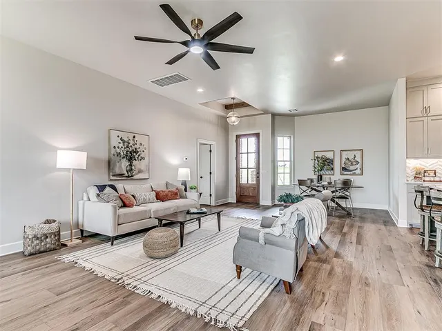 Photo 6 — 29747 Jade Street, Cashion, OK 73016