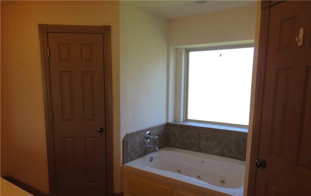 Photo 7 — 1801 Mead Lane, Moore, OK 73170