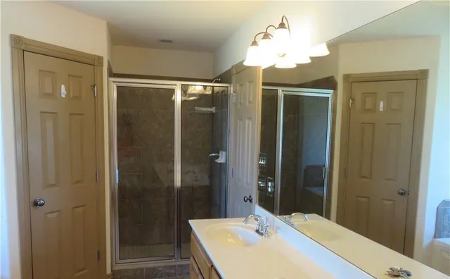 Photo 8 — 1801 Mead Lane, Moore, OK 73170