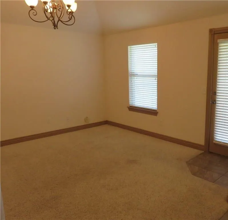 Photo 9 — 1801 Mead Lane, Moore, OK 73170