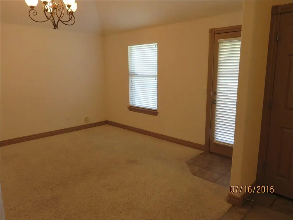 Photo 10 — 1801 Mead Lane, Moore, OK 73170