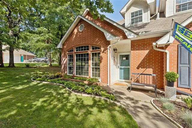 Photo 3 — 13849 Twin Ridge Road, Edmond, OK 73034