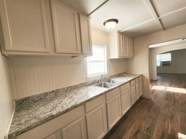 Photo 2 — 1731 Frank Lynn Avenue, Seminole, OK 74868